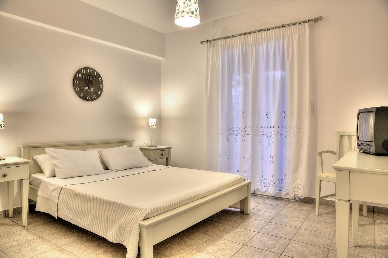 Tzane Studios & Apartments - Steps Away From Golden Beach Chrisi Akti  Buitenkant foto