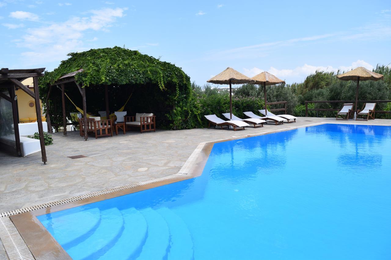 Tzane Studios & Apartments - Steps Away From Golden Beach Chrisi Akti  Buitenkant foto