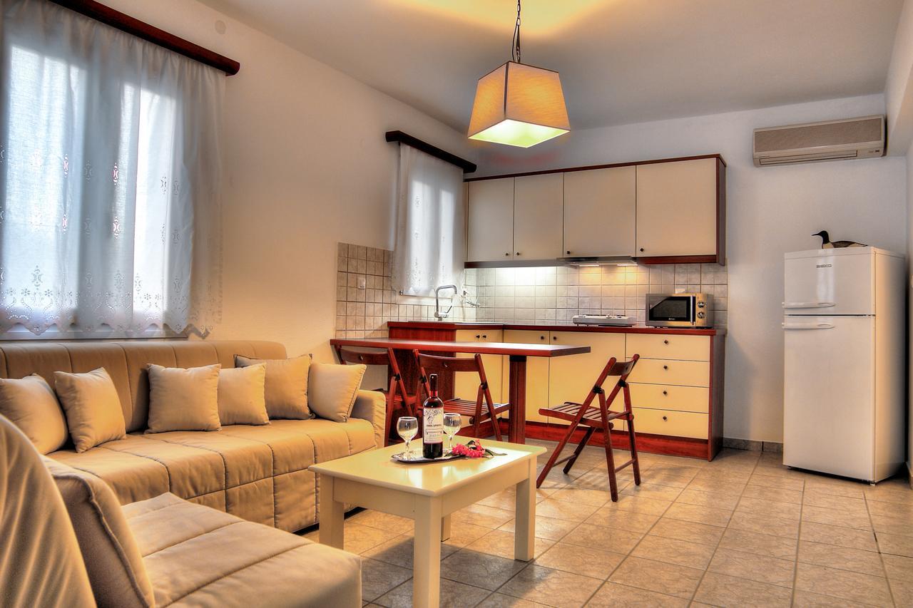 Tzane Studios & Apartments - Steps Away From Golden Beach Chrisi Akti  Buitenkant foto